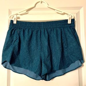 ATHLETA - Hustle 3” short in green size Large